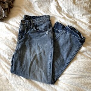Universal Thread 🦋 Lightly Distressed Jeans